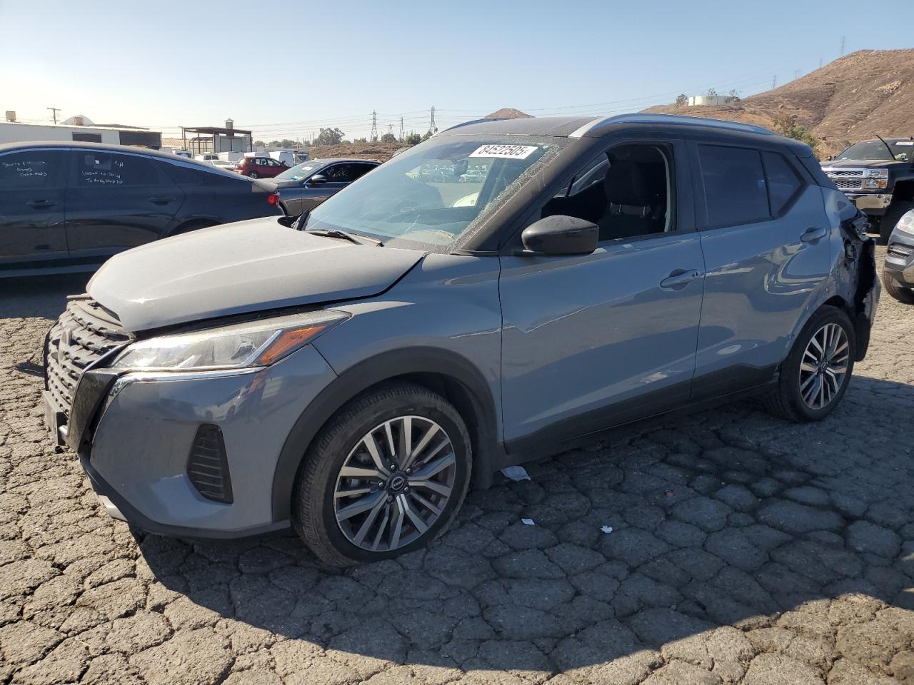 NISSAN KICKS SV
