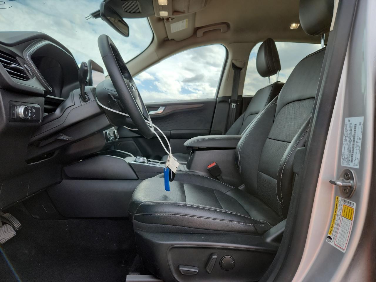 FORD ESCAPE TITANIUM