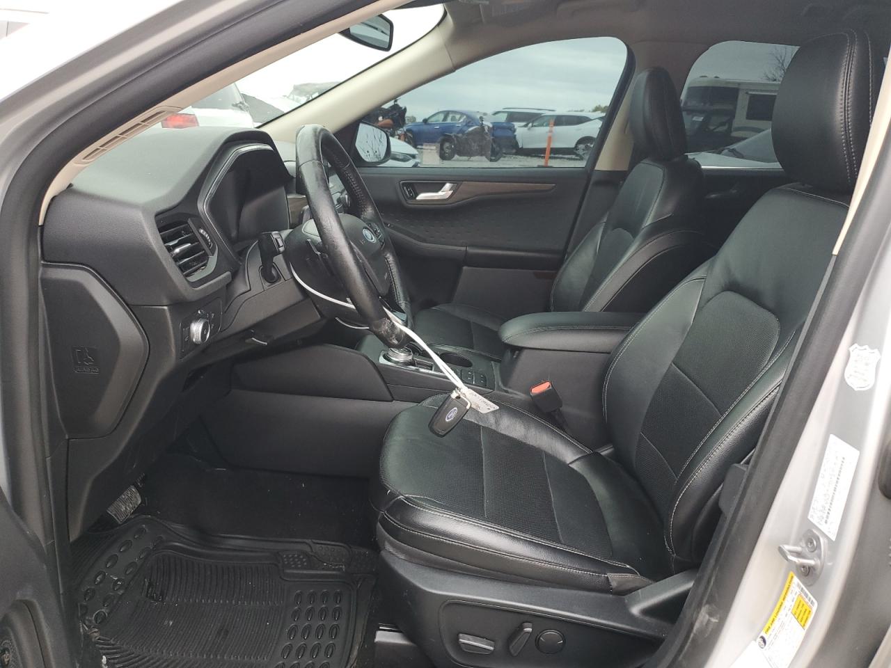 FORD ESCAPE TITANIUM