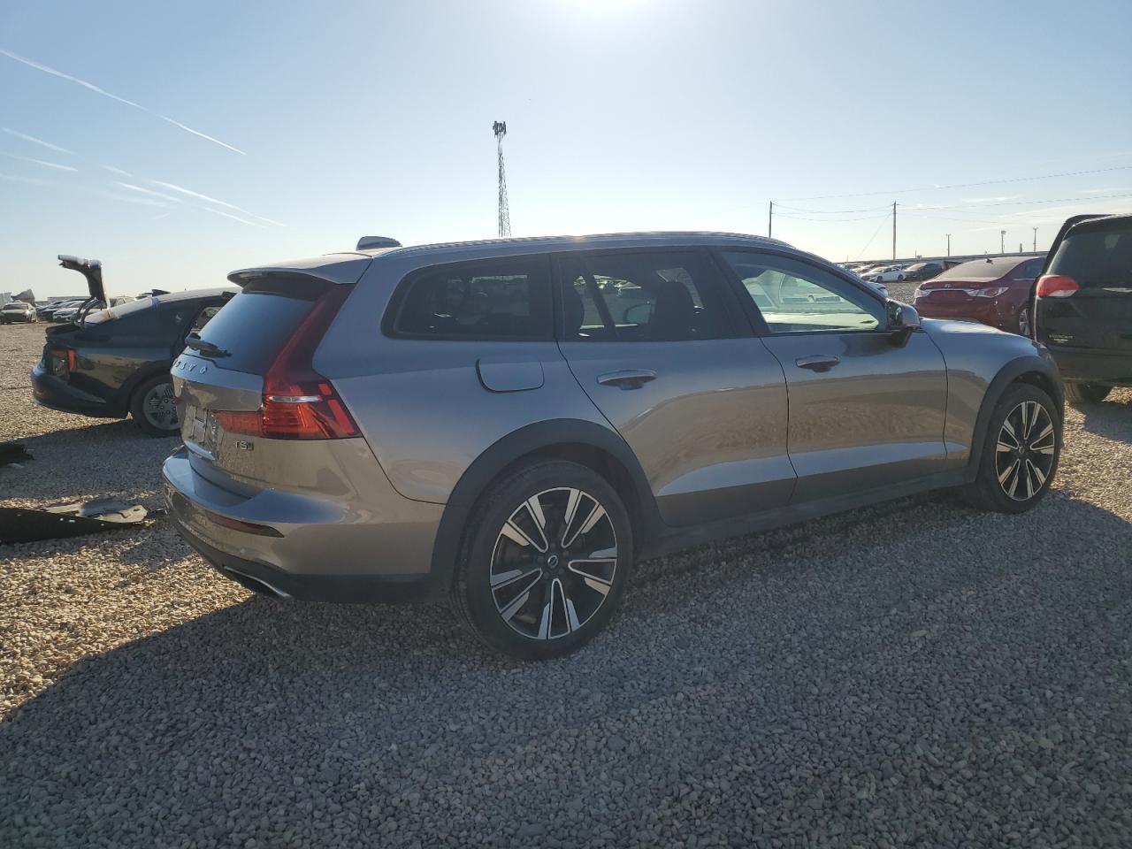 VOLVO V60 T5 MOMENTUM
