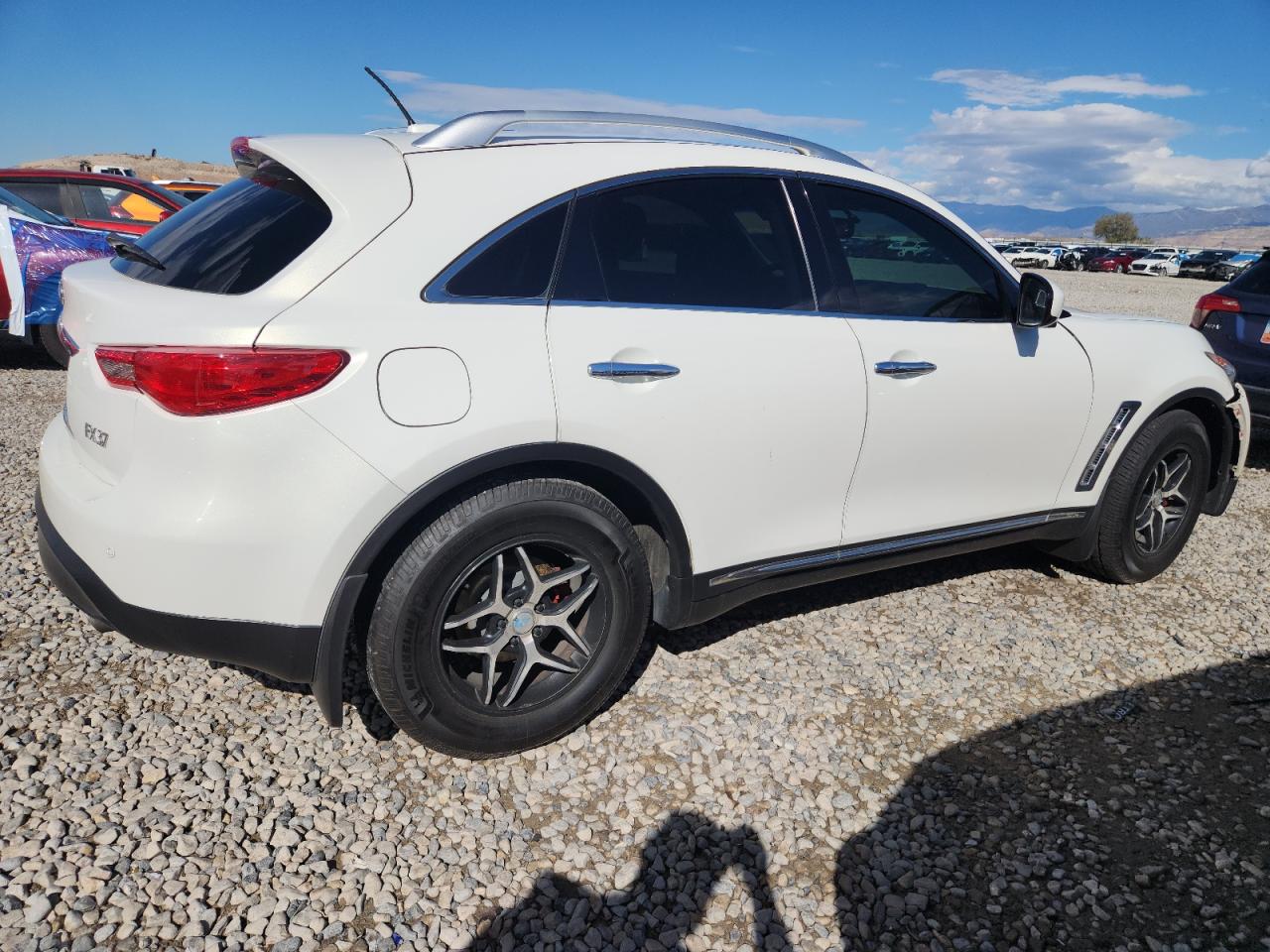 INFINITI FX37