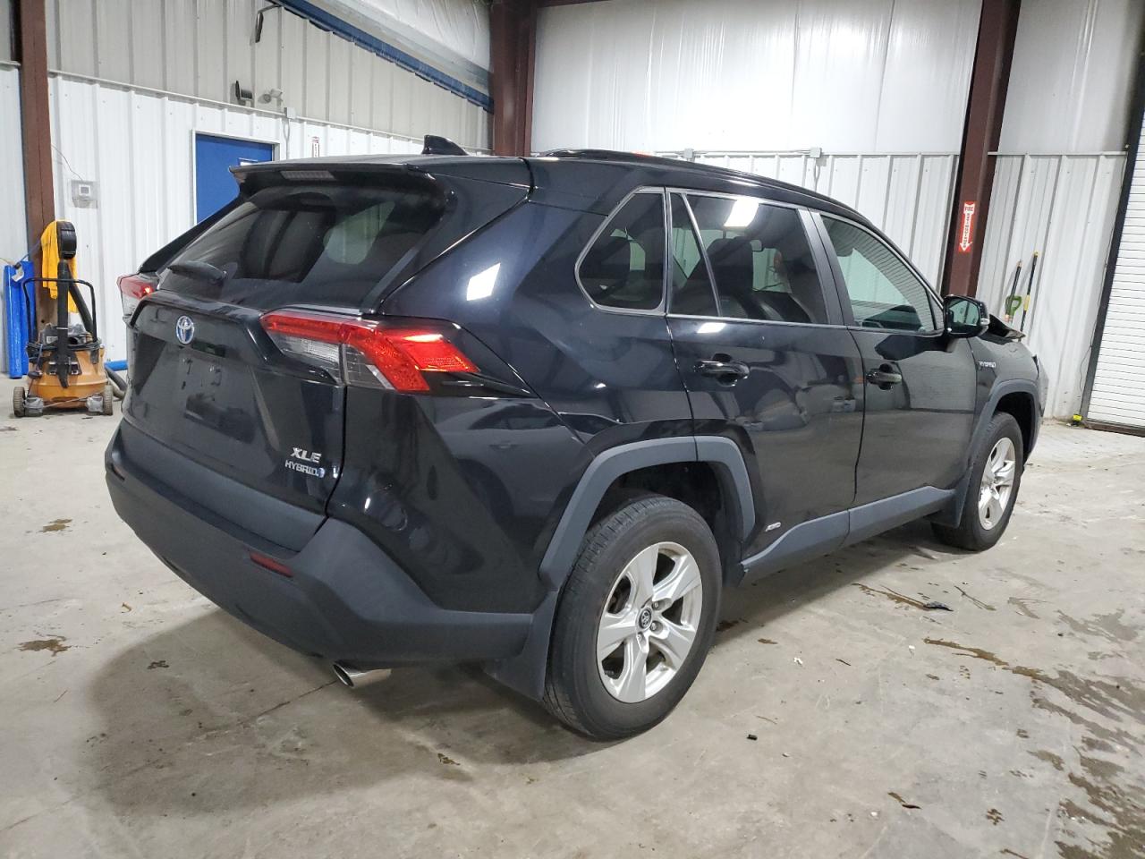 TOYOTA RAV4 XLE