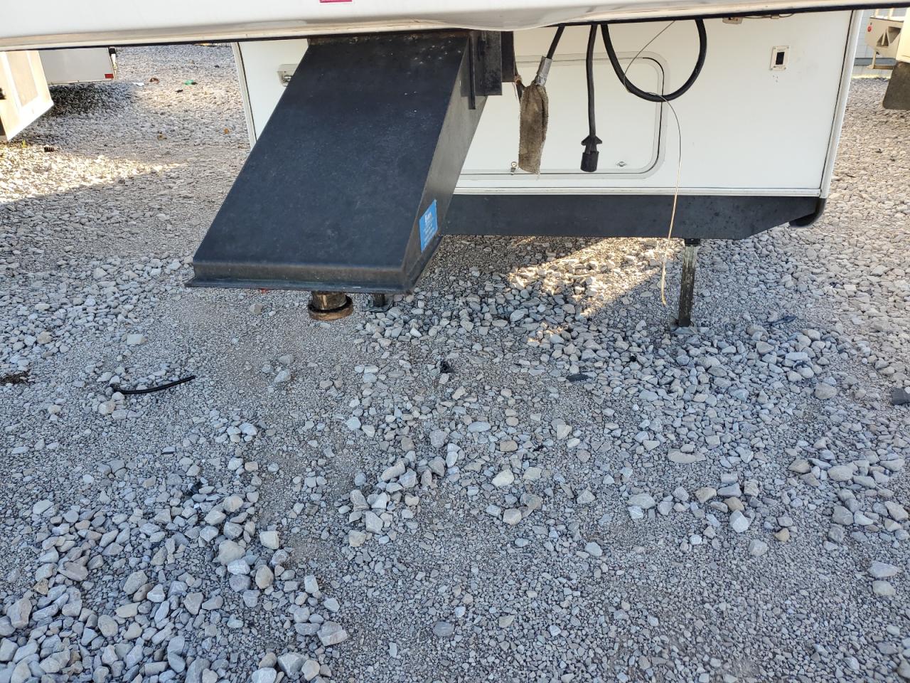 Lot #3287339982 2003 WILDERNESS CAMPER