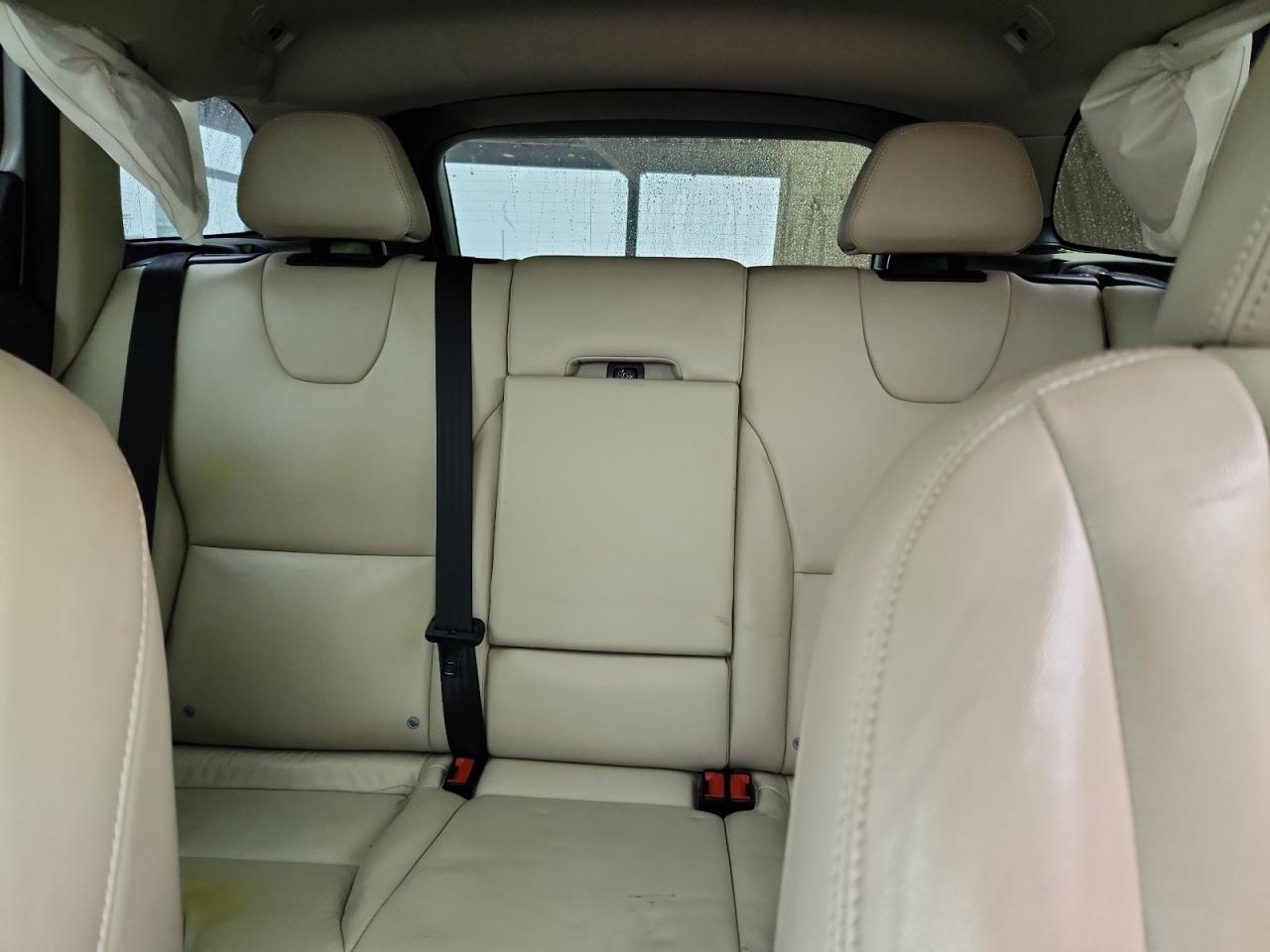 VOLVO XC60 T5 INSCRIPTION