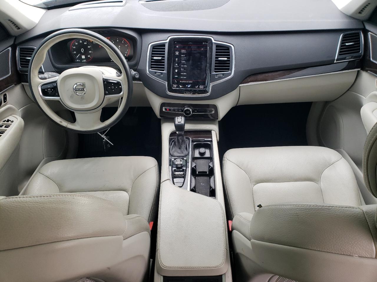 Lot #3311654243 2019 VOLVO XC90 T6 MO