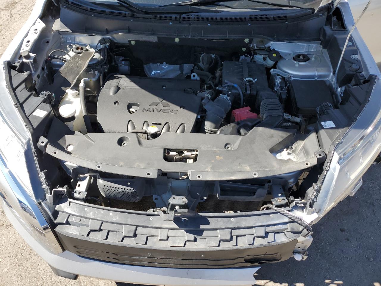 MITSUBISHI OUTLANDER ES