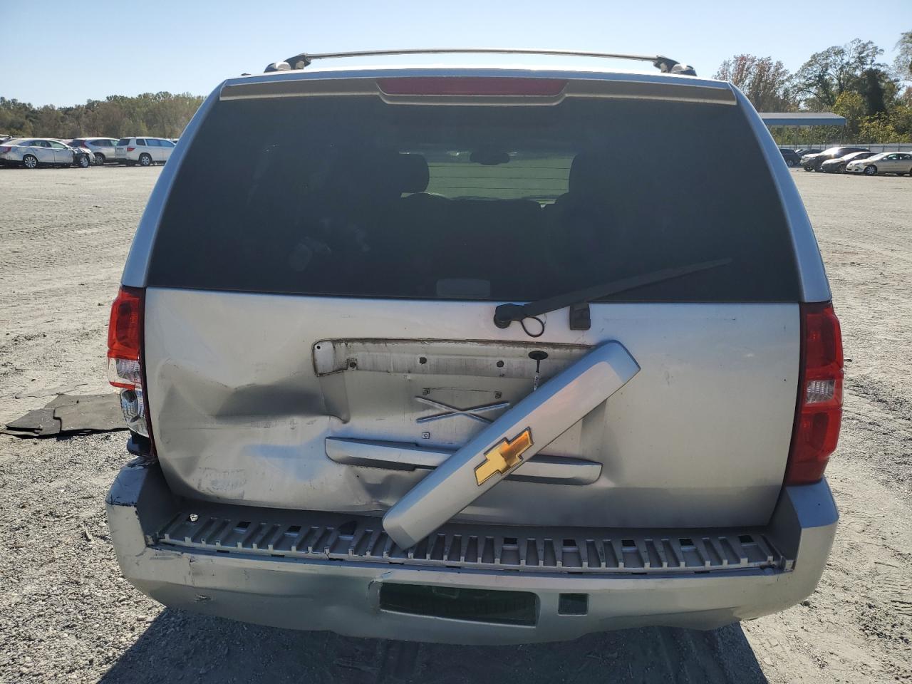 CHEVROLET TAHOE C1500 LS