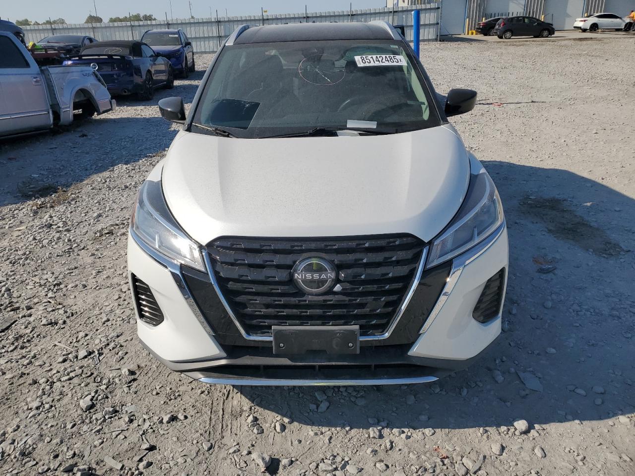 NISSAN KICKS SV