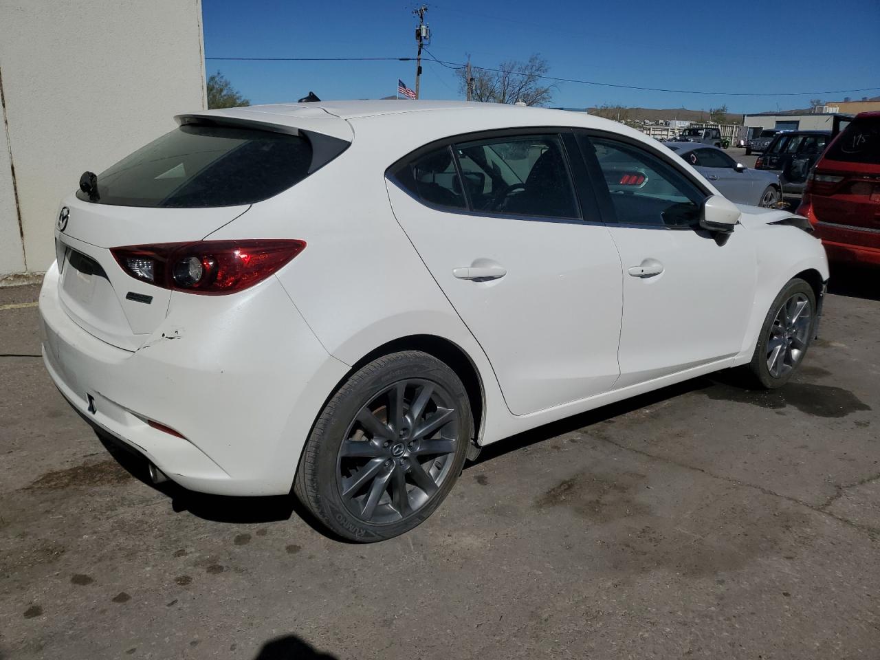 MAZDA 3 TOURING