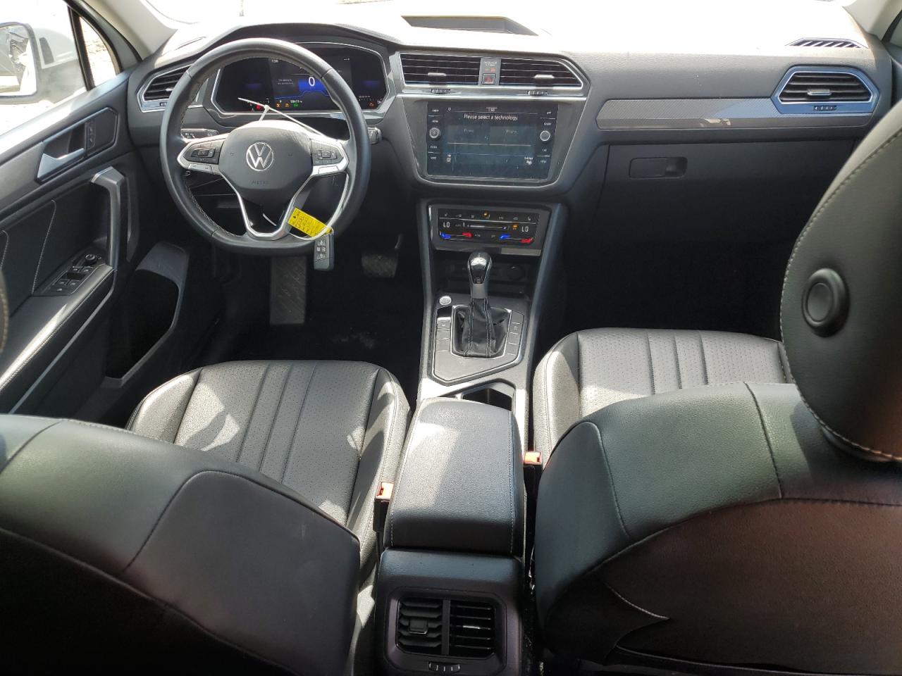 VOLKSWAGEN TIGUAN SE