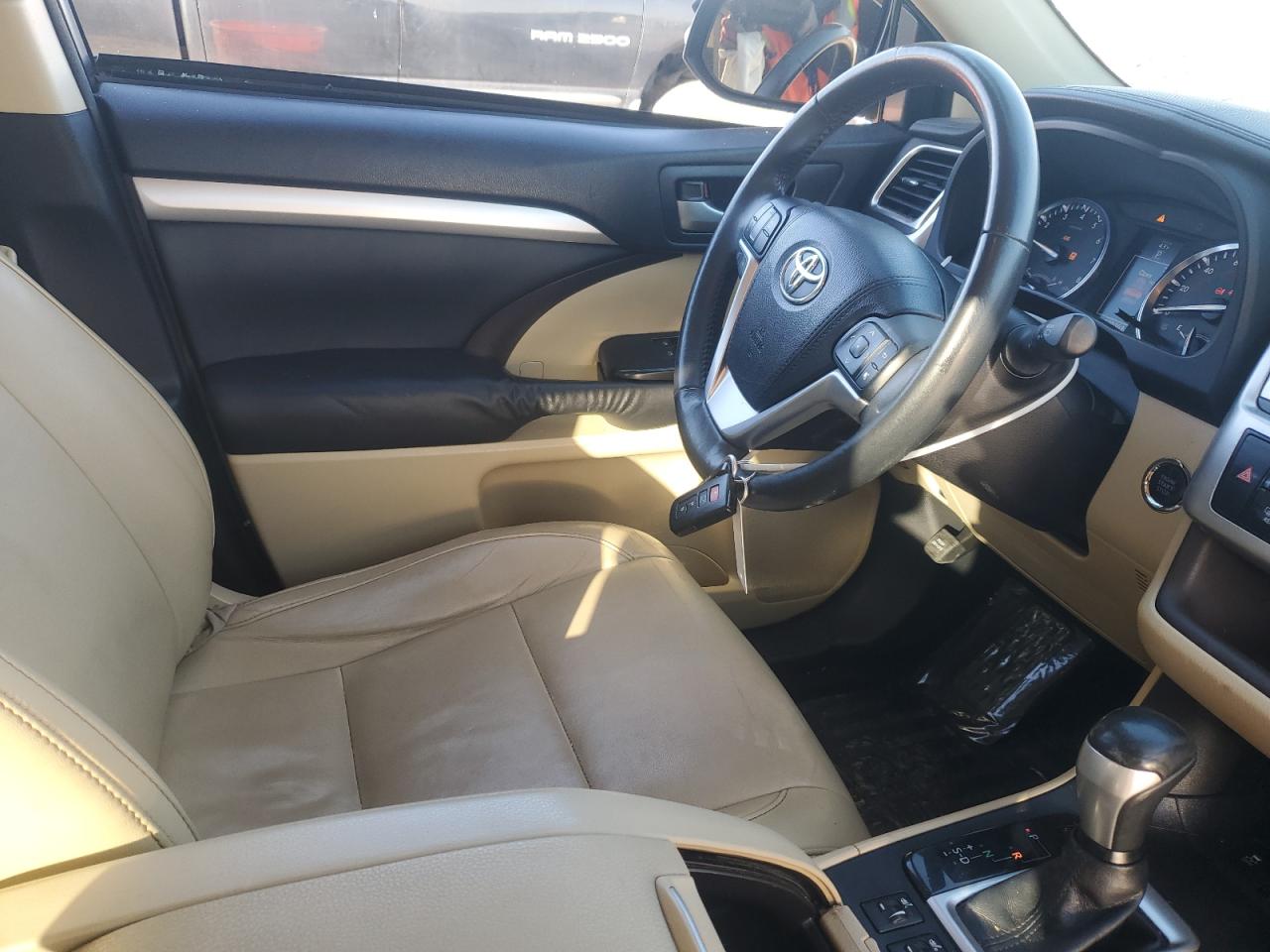 TOYOTA HIGHLANDER XLE