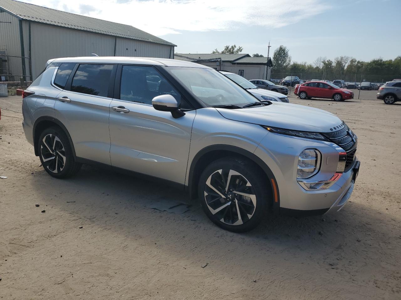 MITSUBISHI OUTLANDER SE