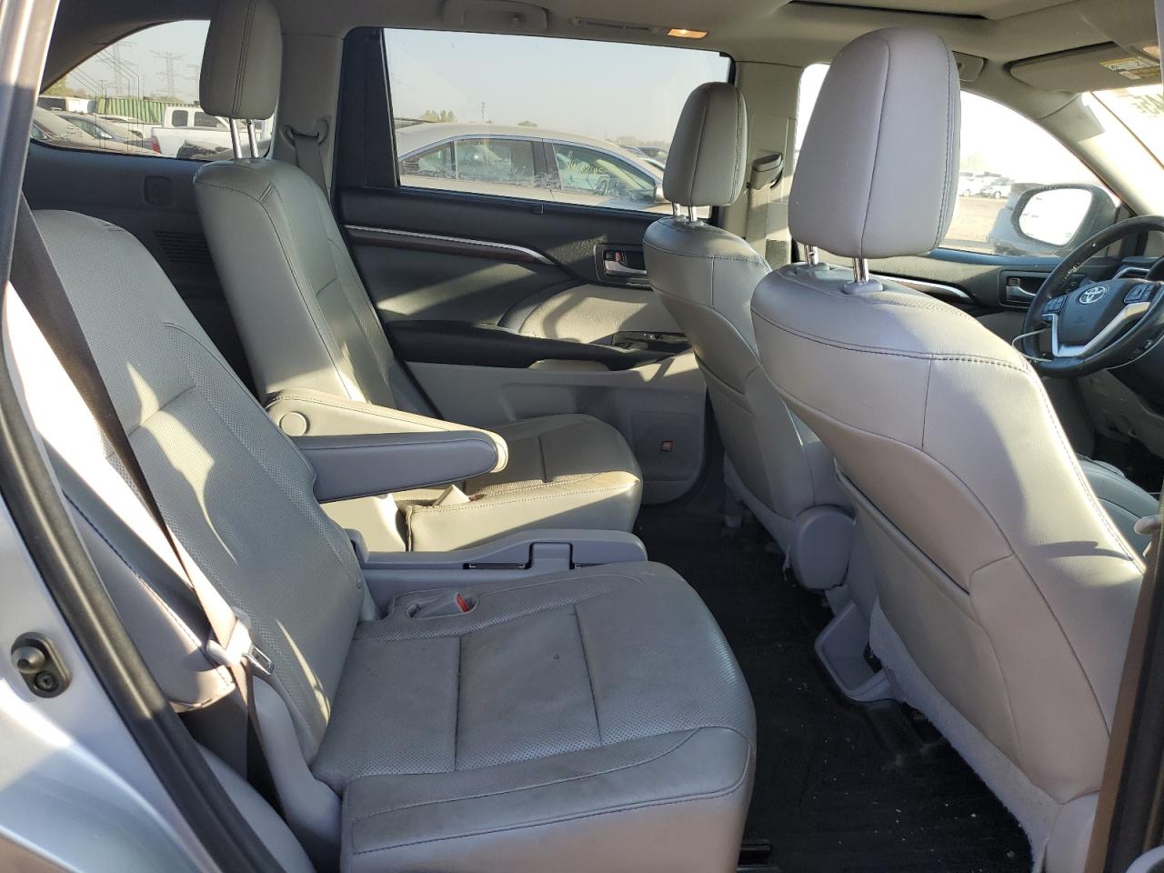 TOYOTA HIGHLANDER LIMITED