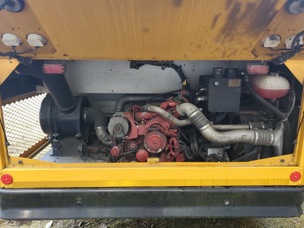 Lot #3256344375 2009 THOMAS SAF-T-LINER HDX