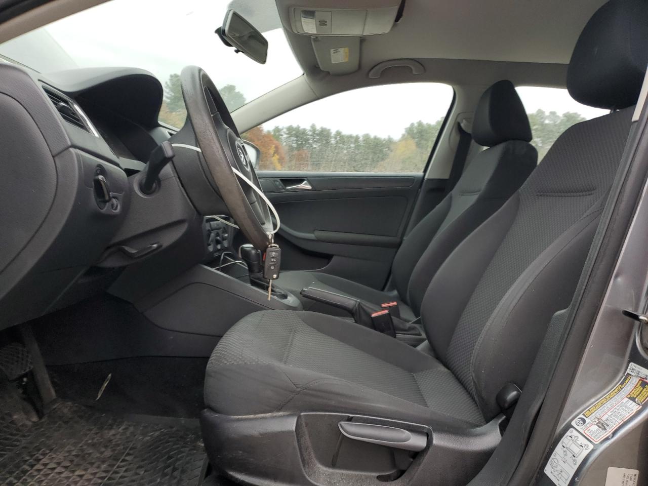 VOLKSWAGEN JETTA BASE