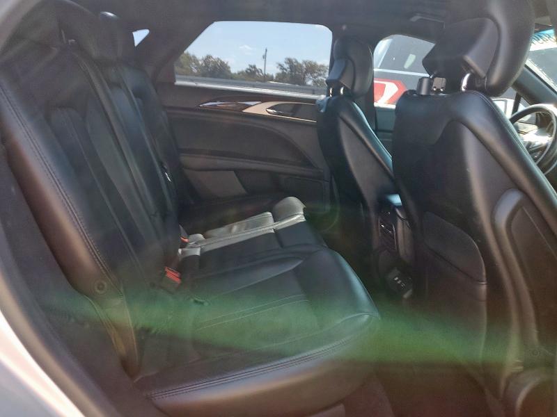 2017 LINCOLN MKZ RESERV 3LN6L5E94HR646168