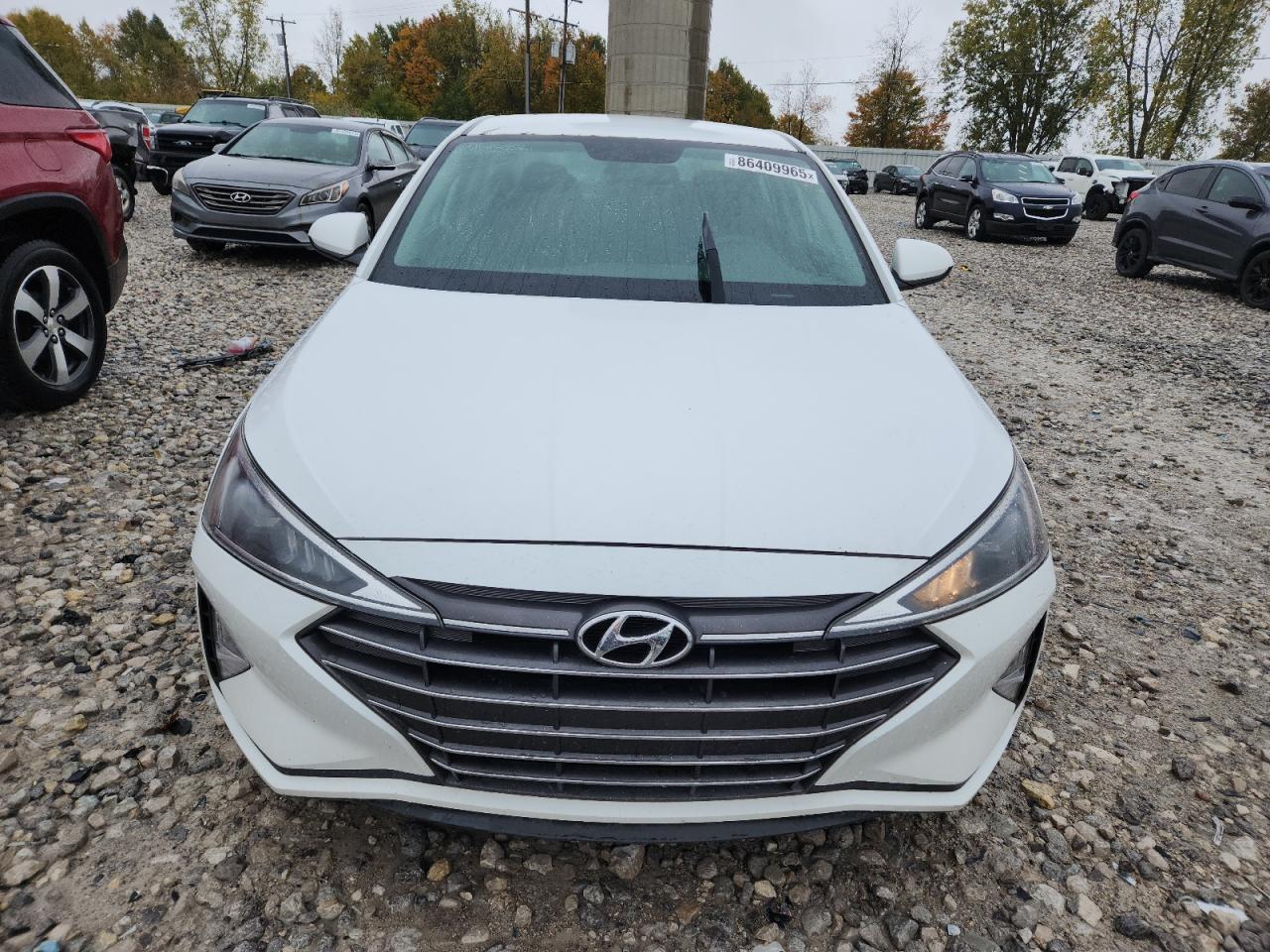 HYUNDAI ELANTRA SE
