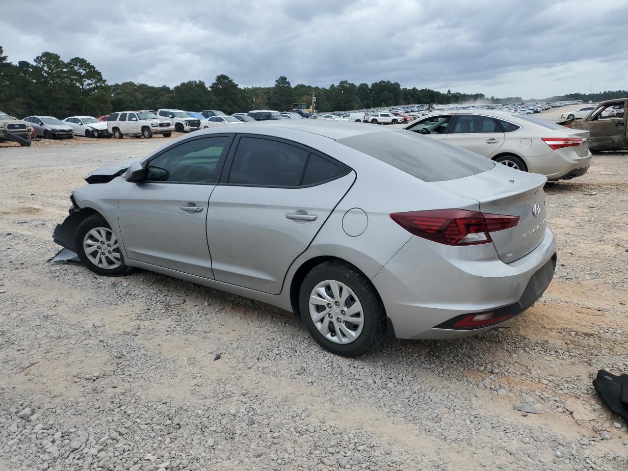 HYUNDAI ELANTRA SE