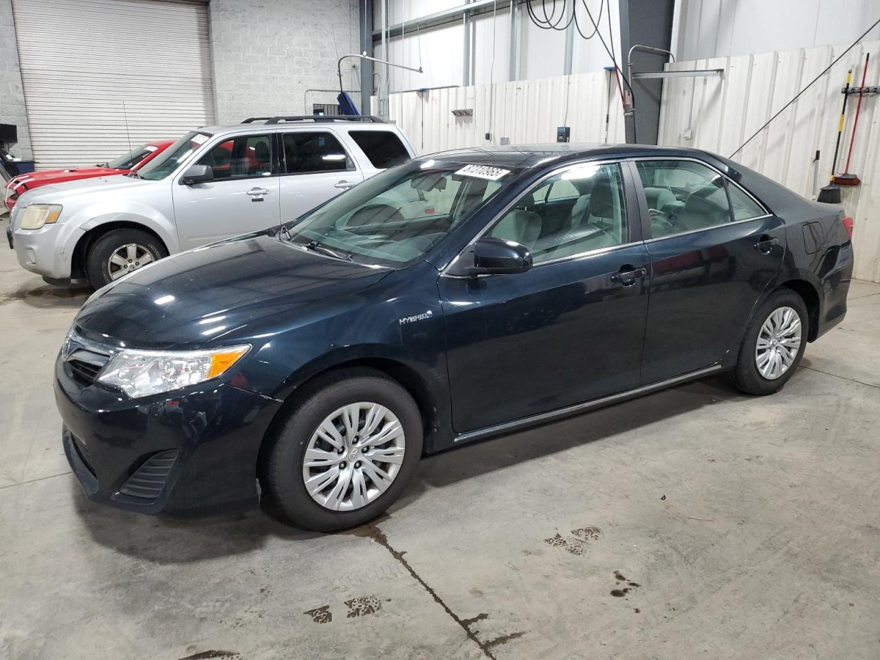 Lot #3291060179 2012 TOYOTA CAMRY HYBR