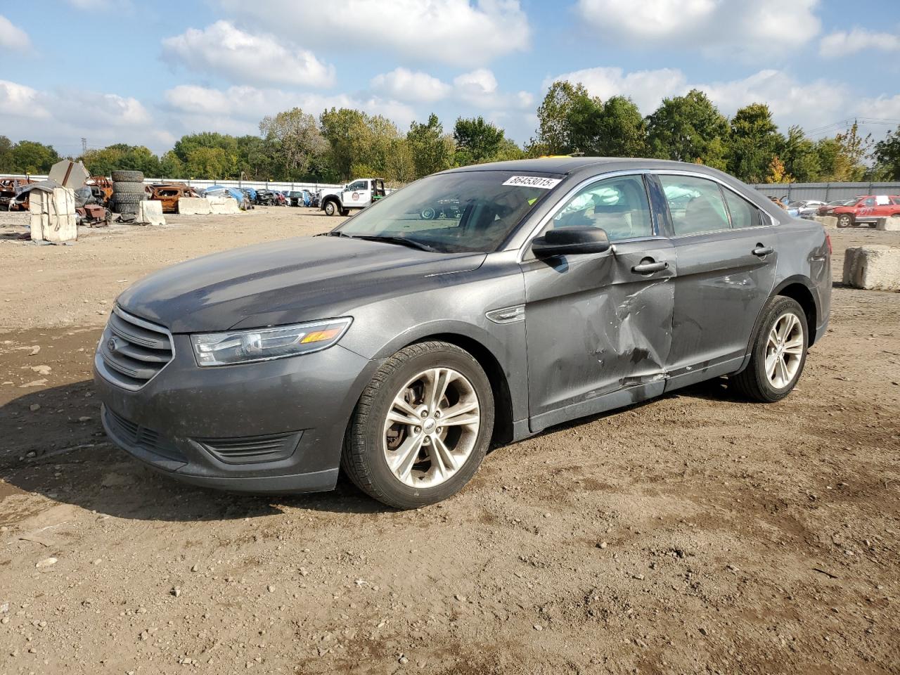 FORD TAURUS SE