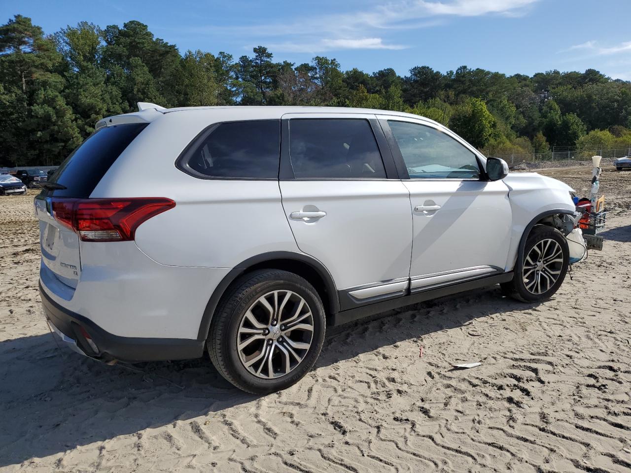 Lot #3302865894 2017 MITSUBISHI OUTLANDER SE