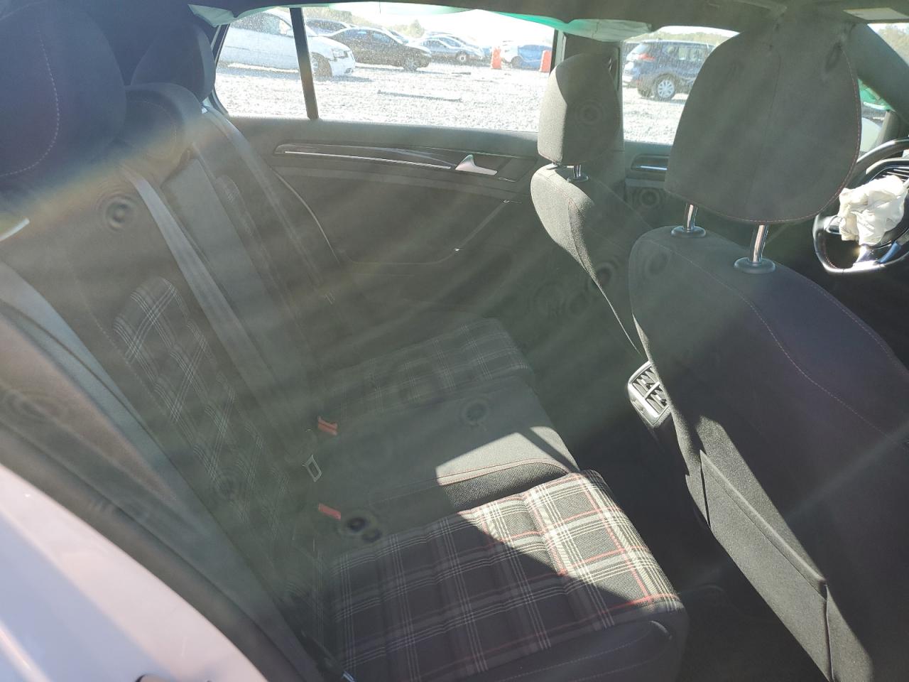 VOLKSWAGEN GOLF GTI S