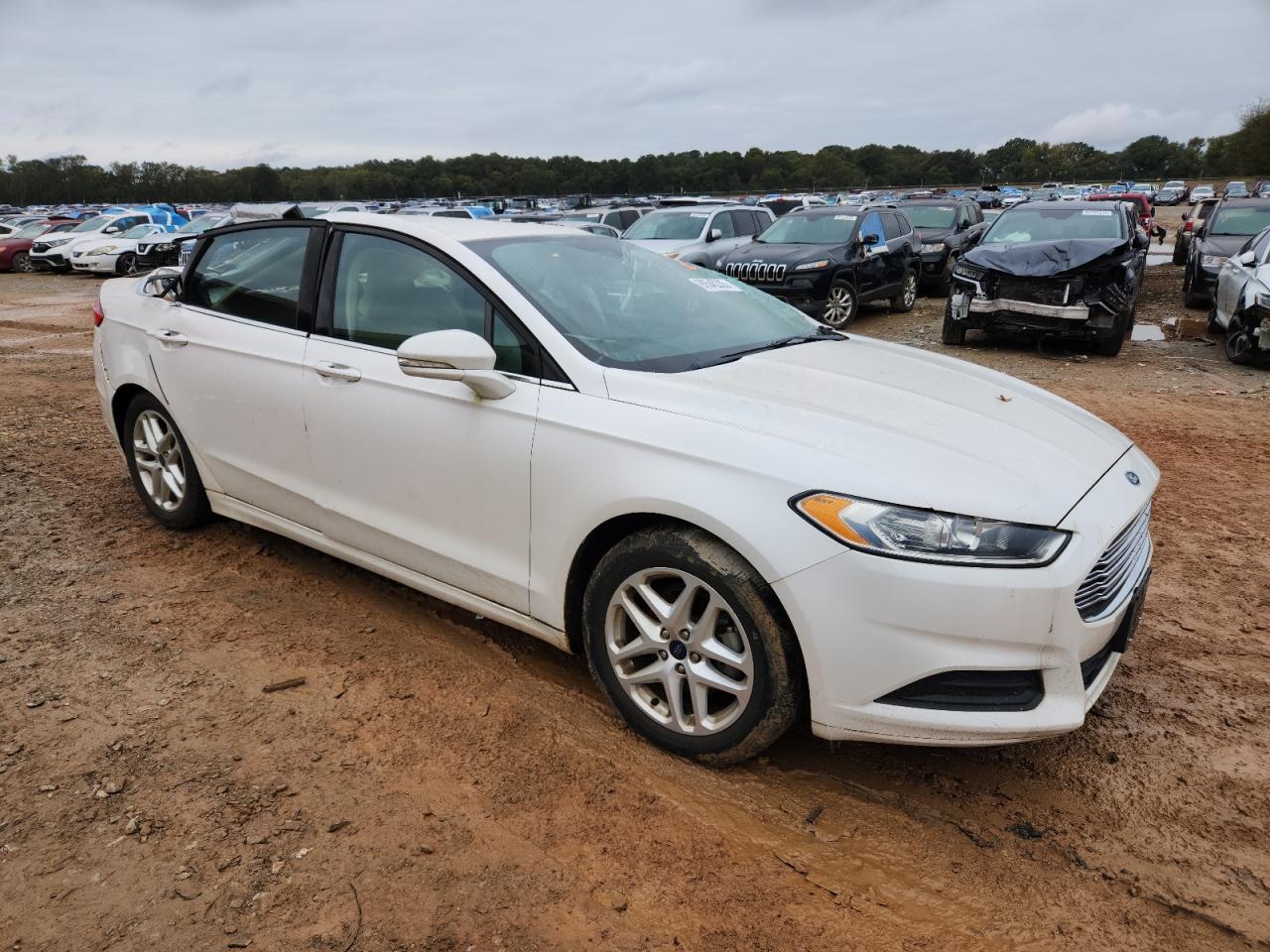 FORD FUSION SE