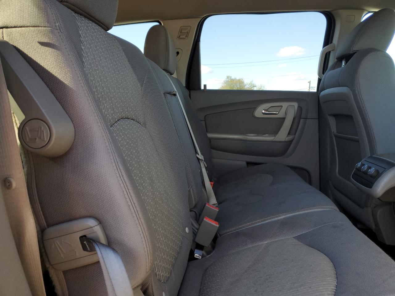 CHEVROLET TRAVERSE LS