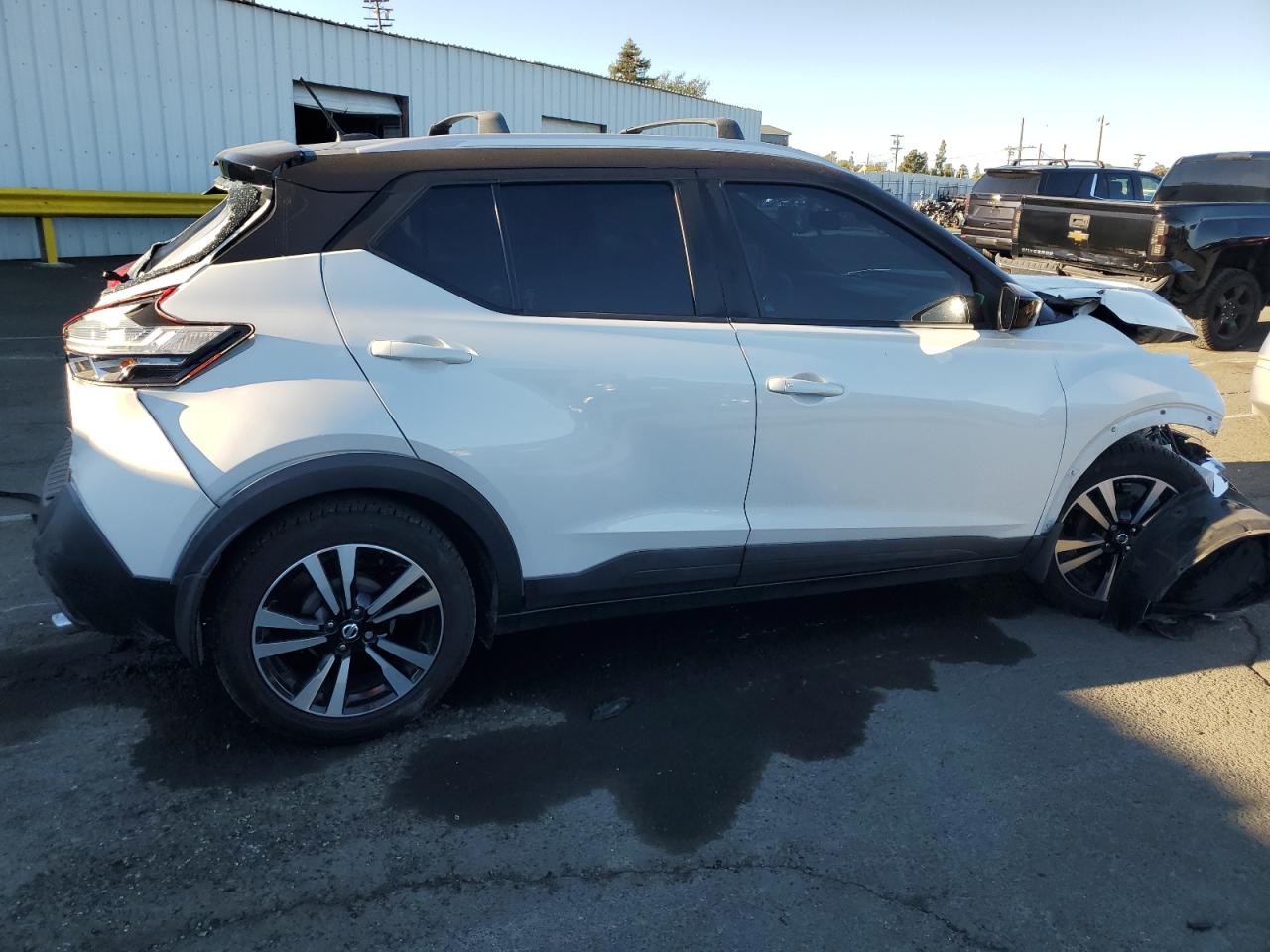 NISSAN KICKS S