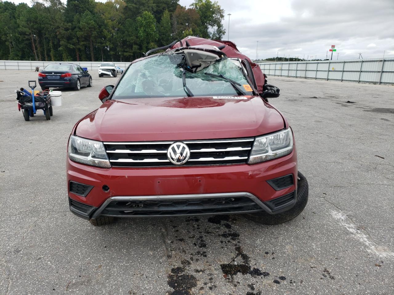 VOLKSWAGEN TIGUAN SE