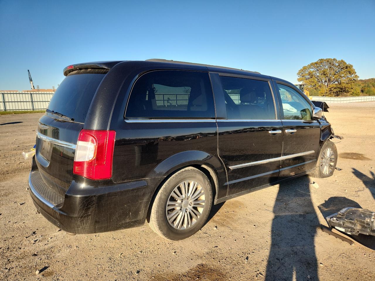 CHRYSLER TOWN & COUNTRY TOURING L