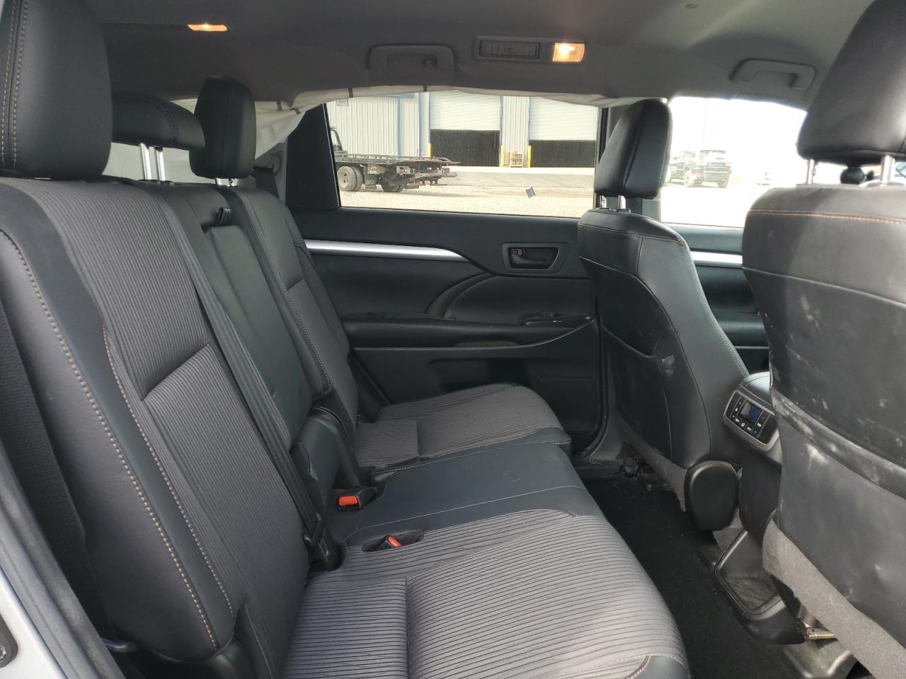 TOYOTA HIGHLANDER LE