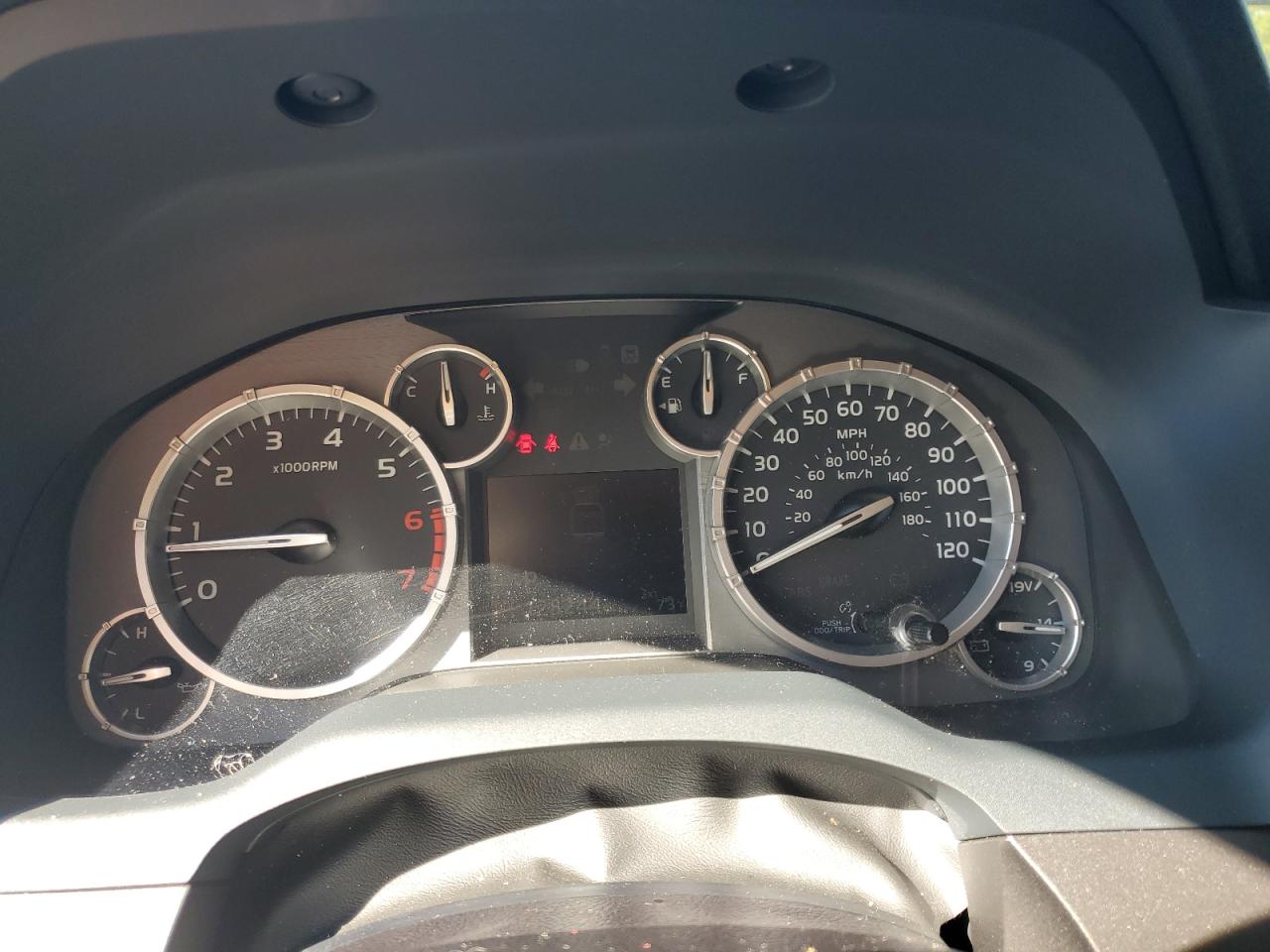 TOYOTA TUNDRA CREWMAX SR5