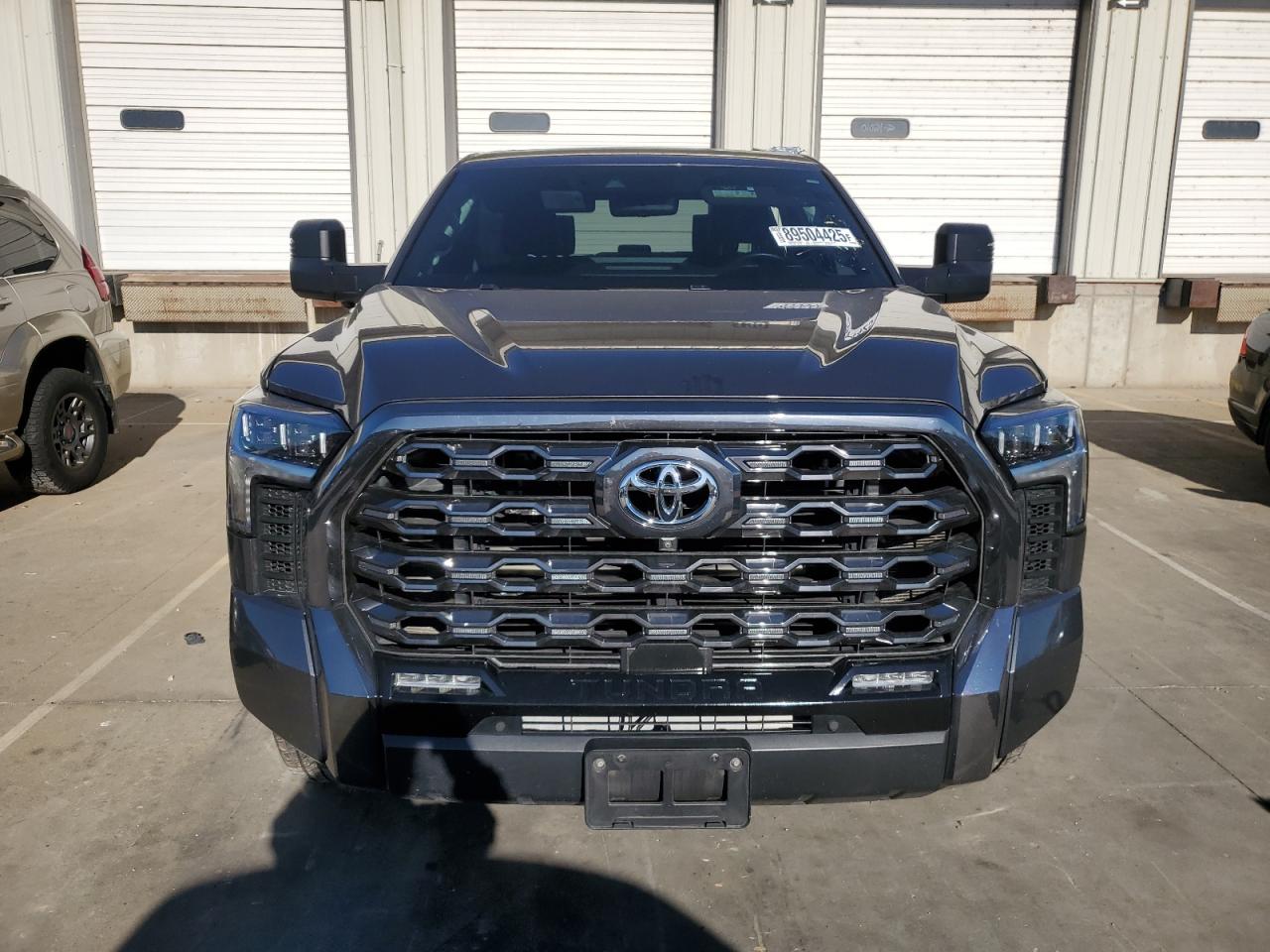 TOYOTA TUNDRA CREWMAX PLATINUM