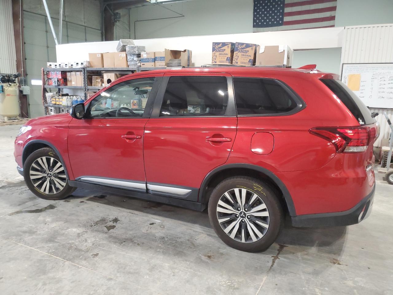 MITSUBISHI OUTLANDER SE