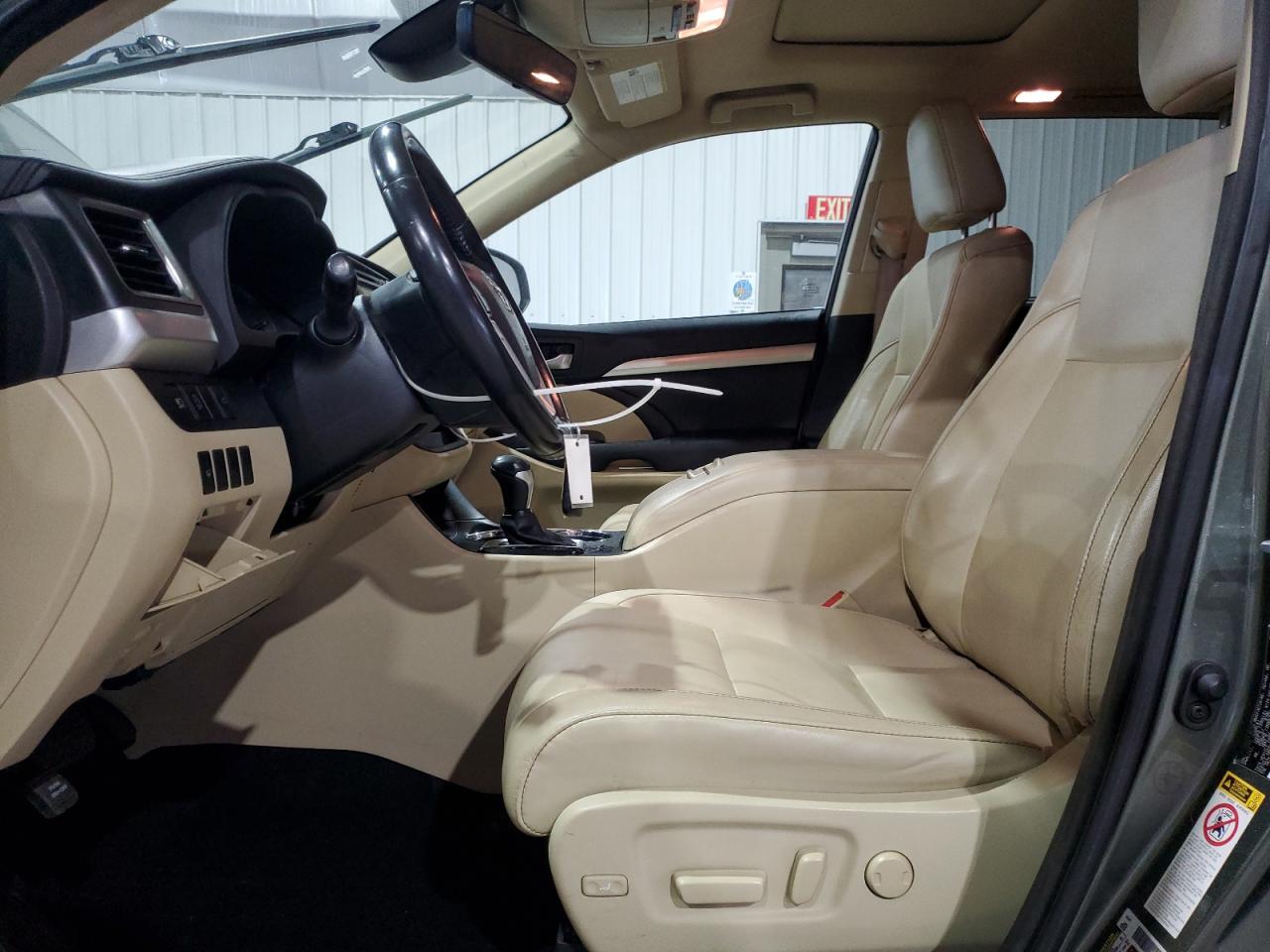 TOYOTA HIGHLANDER SE