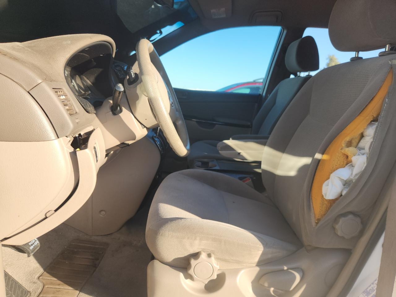 Lot #3302687046 2004 TOYOTA SIENNA CE