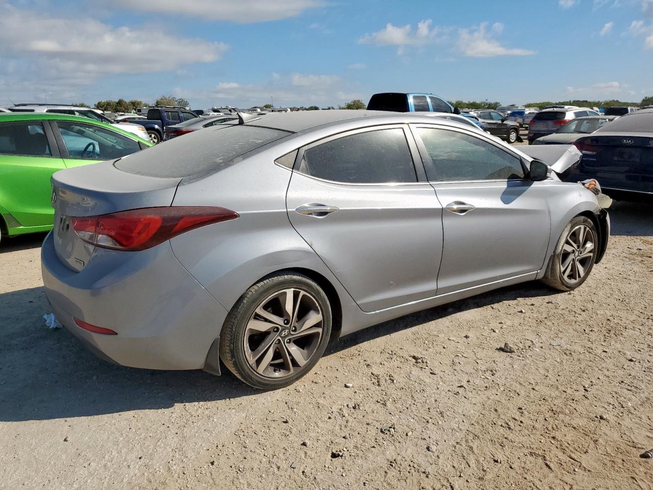 HYUNDAI ELANTRA SE