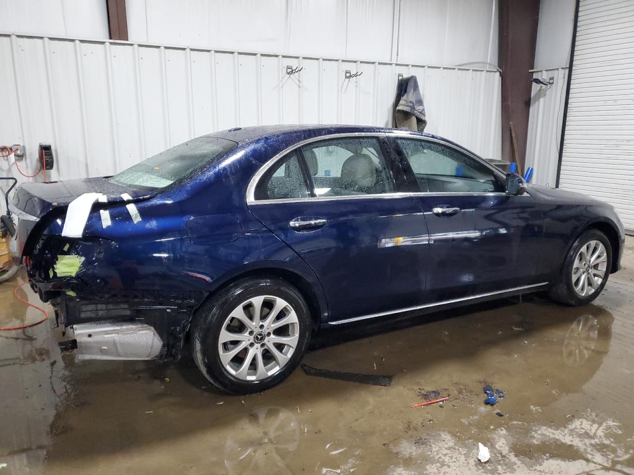 MERCEDES-BENZ E-CLASS 300