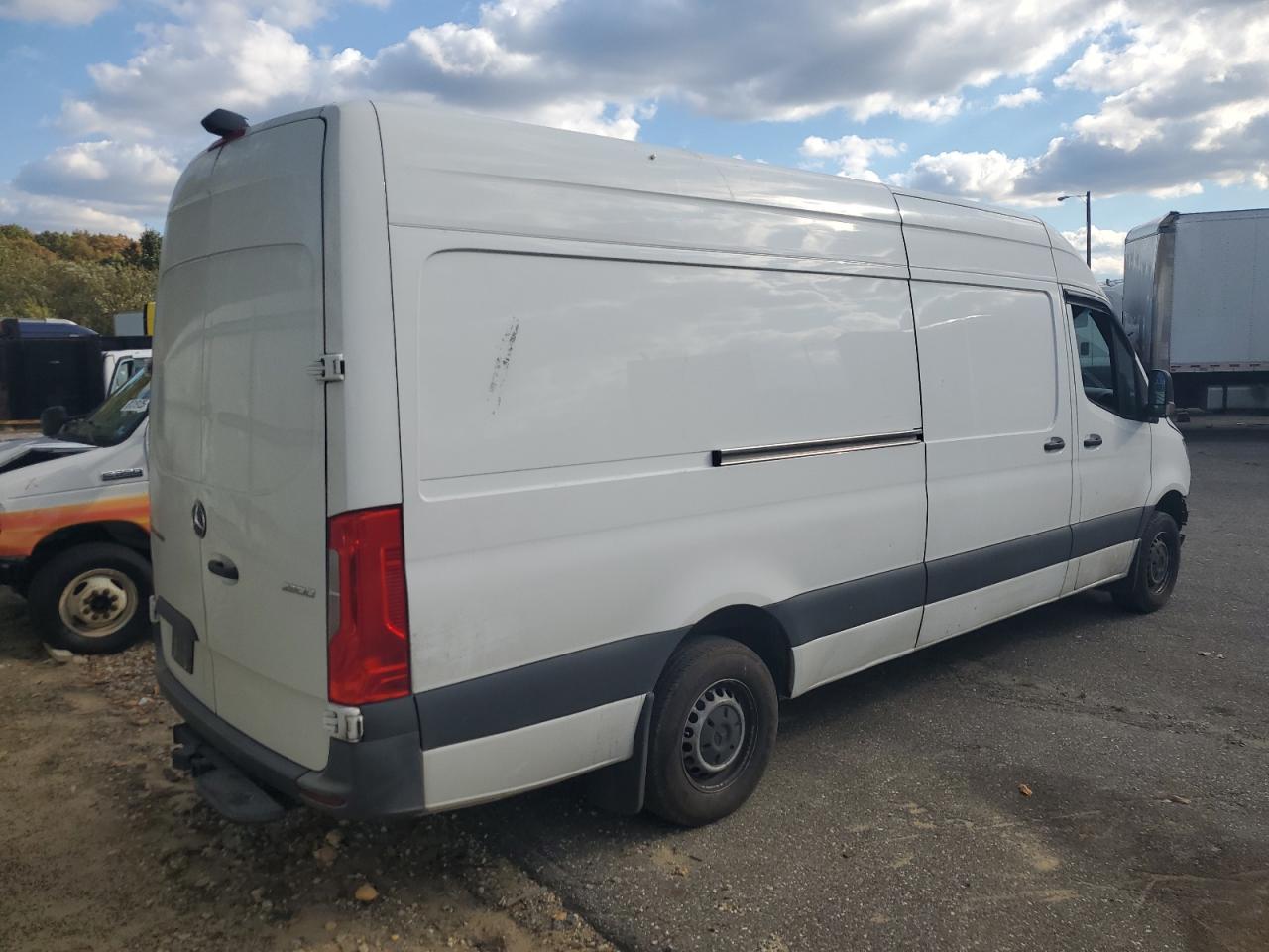 MERCEDES-BENZ SPRINTER 2500