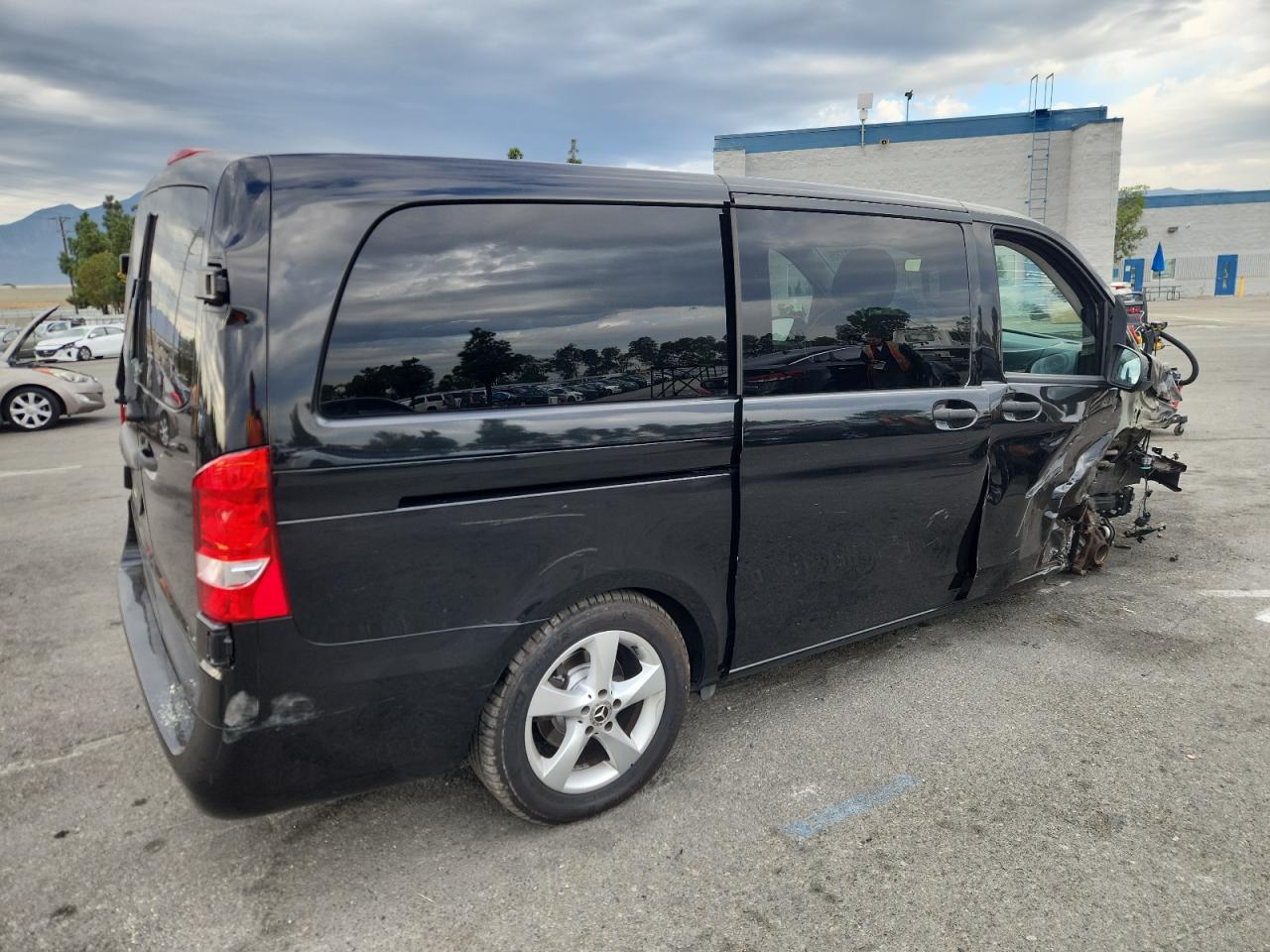 MERCEDES-BENZ METRIS