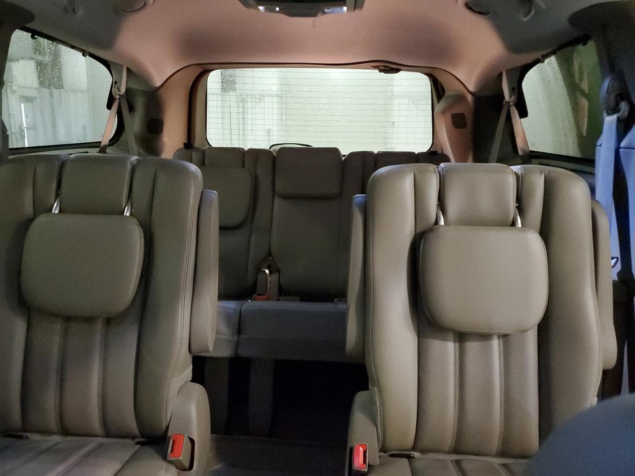 CHRYSLER TOWN & COUNTRY TOURING L