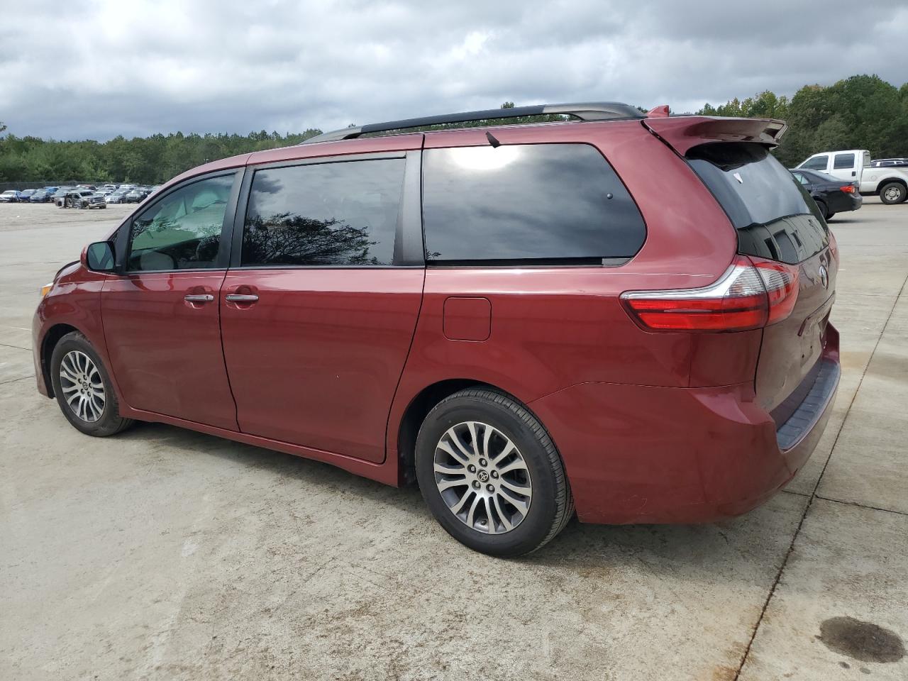 TOYOTA SIENNA XLE