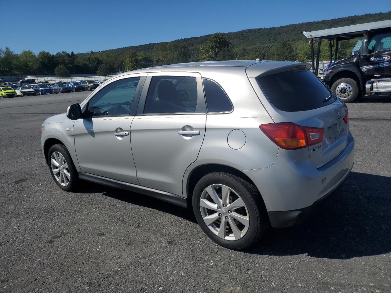 MITSUBISHI OUTLANDER ES