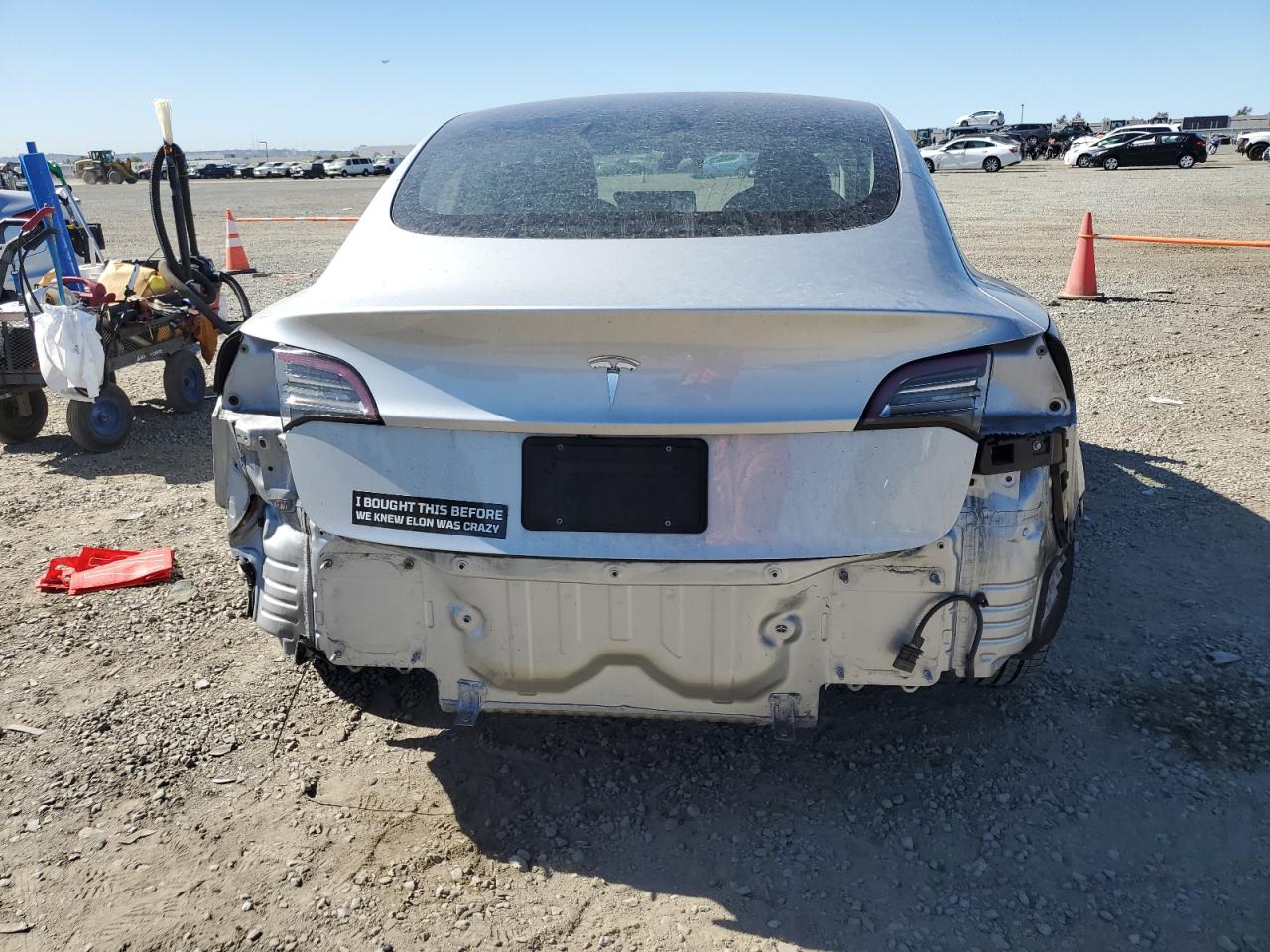 TESLA MODEL 3