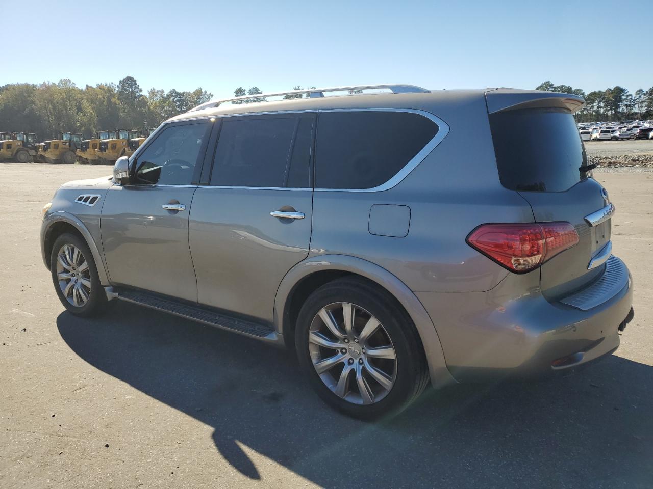 INFINITI QX56