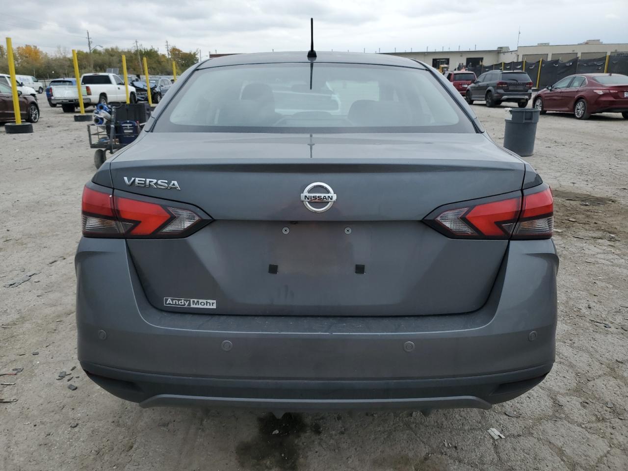 NISSAN VERSA S