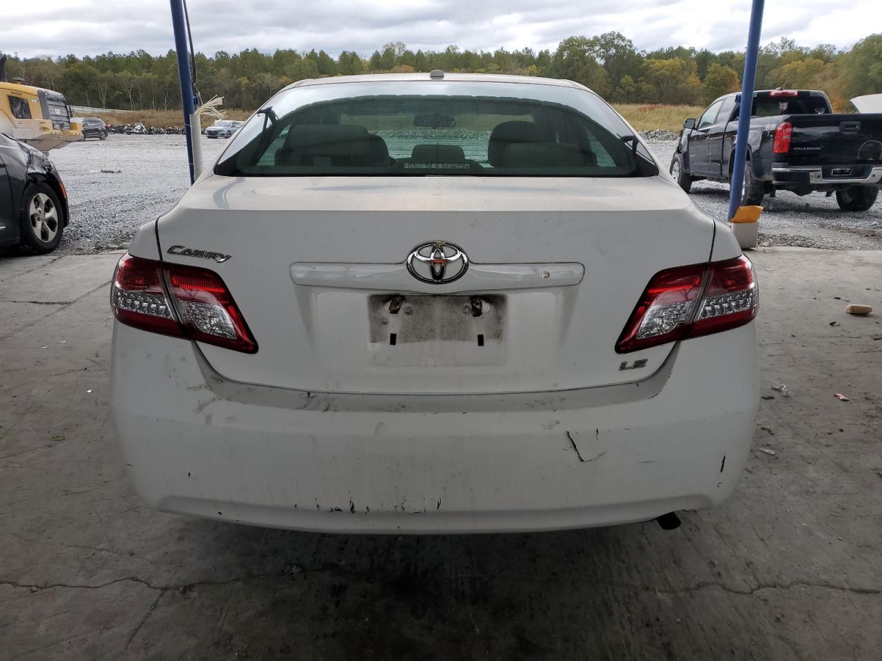 TOYOTA CAMRY BASE