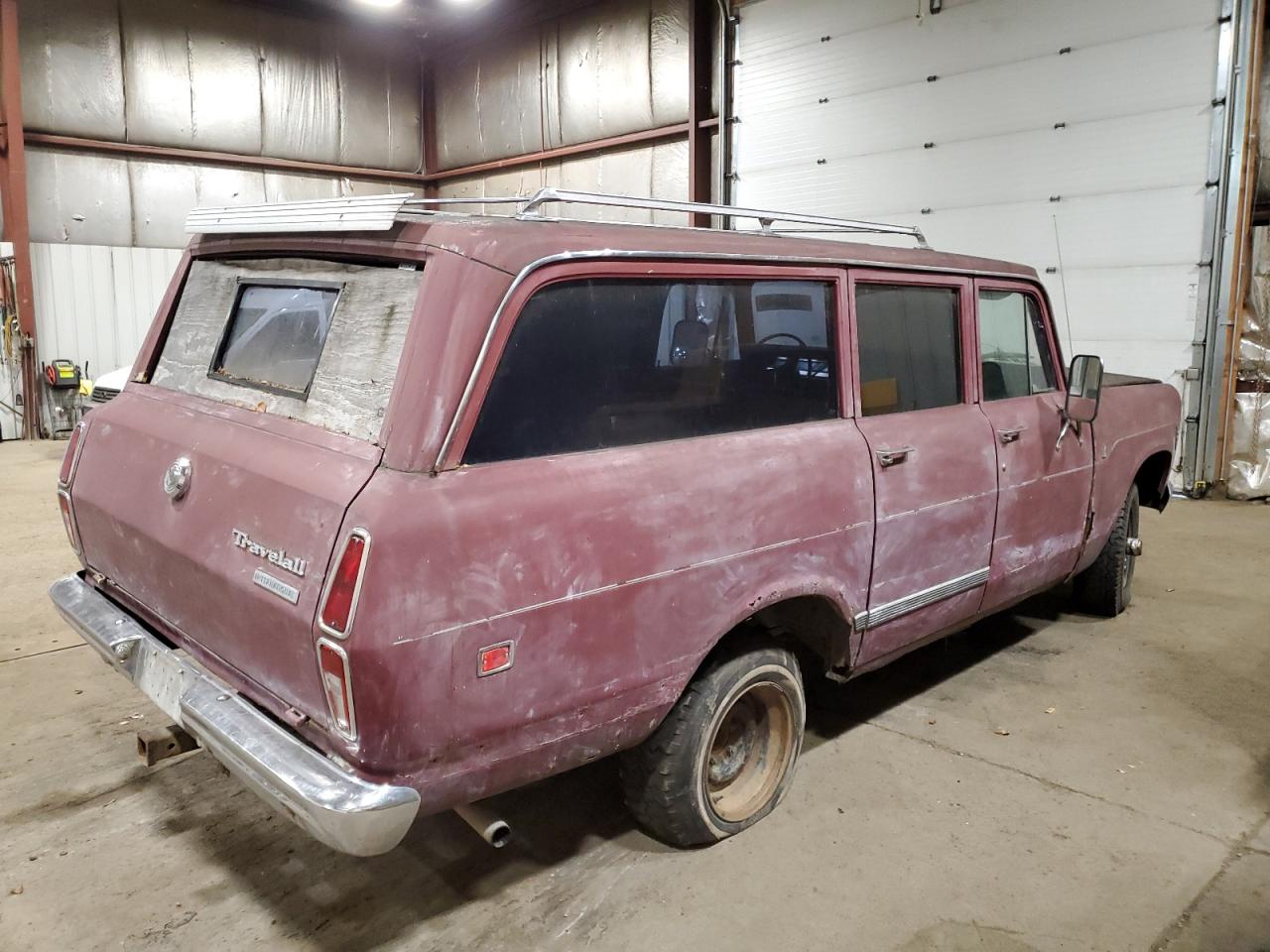 Lot #3261547205 1971 INTERNATIONAL TRVLALL