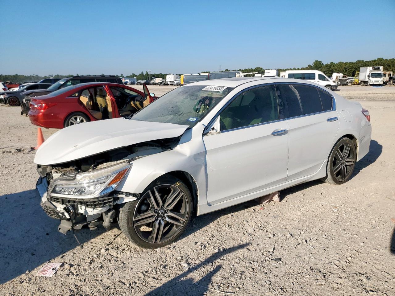 Lot #3292613593 2017 HONDA ACCORD TOU